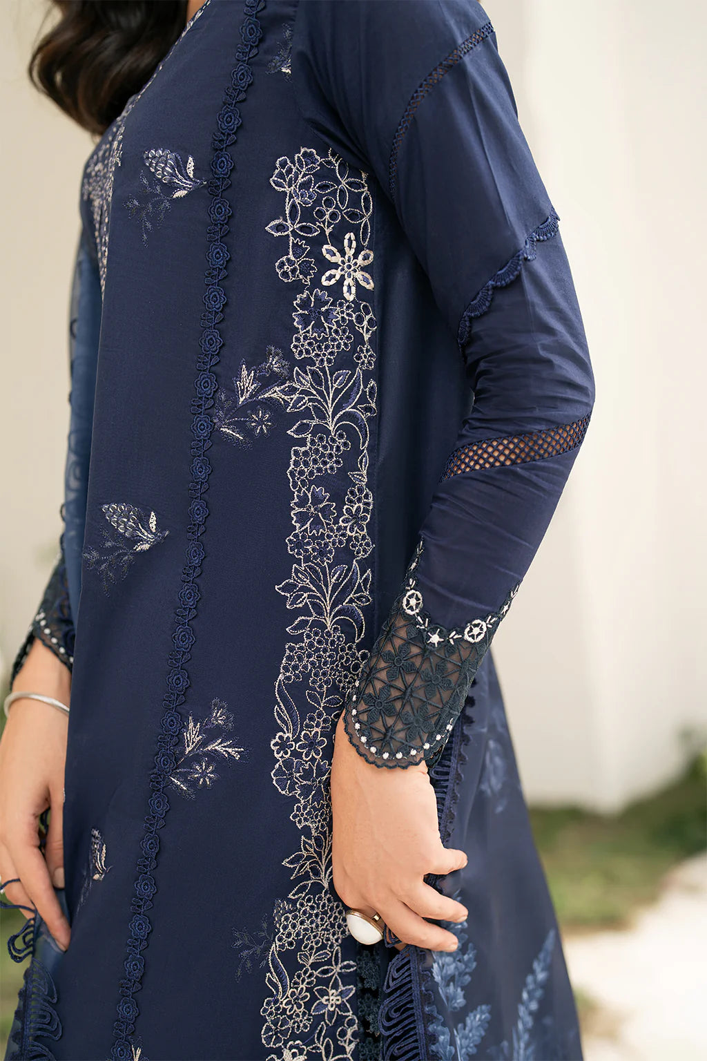 IZNIK-3PC DHANAK CHIKAN EMBROIDERED SUIT-KUN-4132