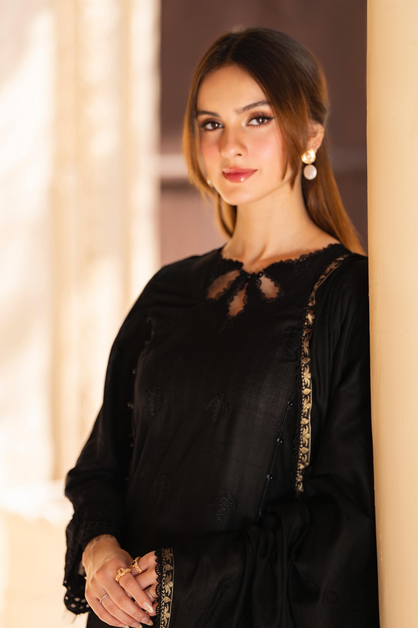MIRAKHI-3PC LAWN CHIKENKARI EMBROIDERED SHIRT WITH LAWN JAQUARD PRINT DUPATTA -KUN-2003-B