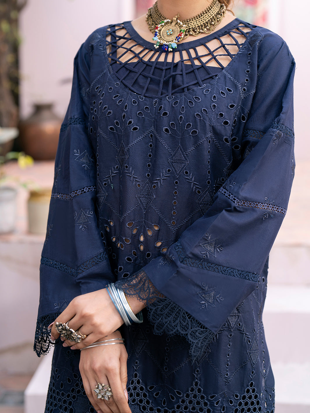 MAHNUR-3PC CHIKENKARI LAWN EMBROIDERED WITH DAIMOND PRINT DUPATTA- KUN-4026