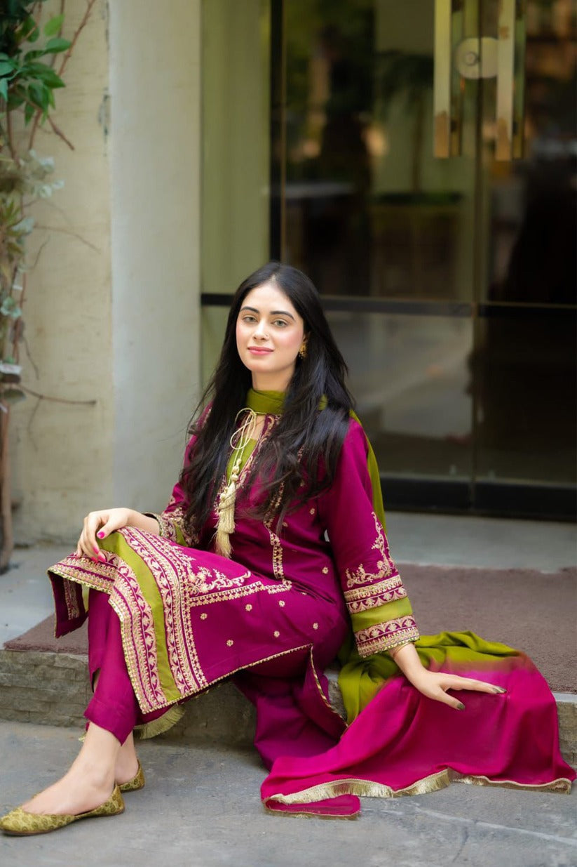 OMAL BY KOMAL-LAWN 3PC EMBROIDERY WITH BAMBER CHIFFON DYE AND DYE DUPATTA-KUN-OMAL-3629