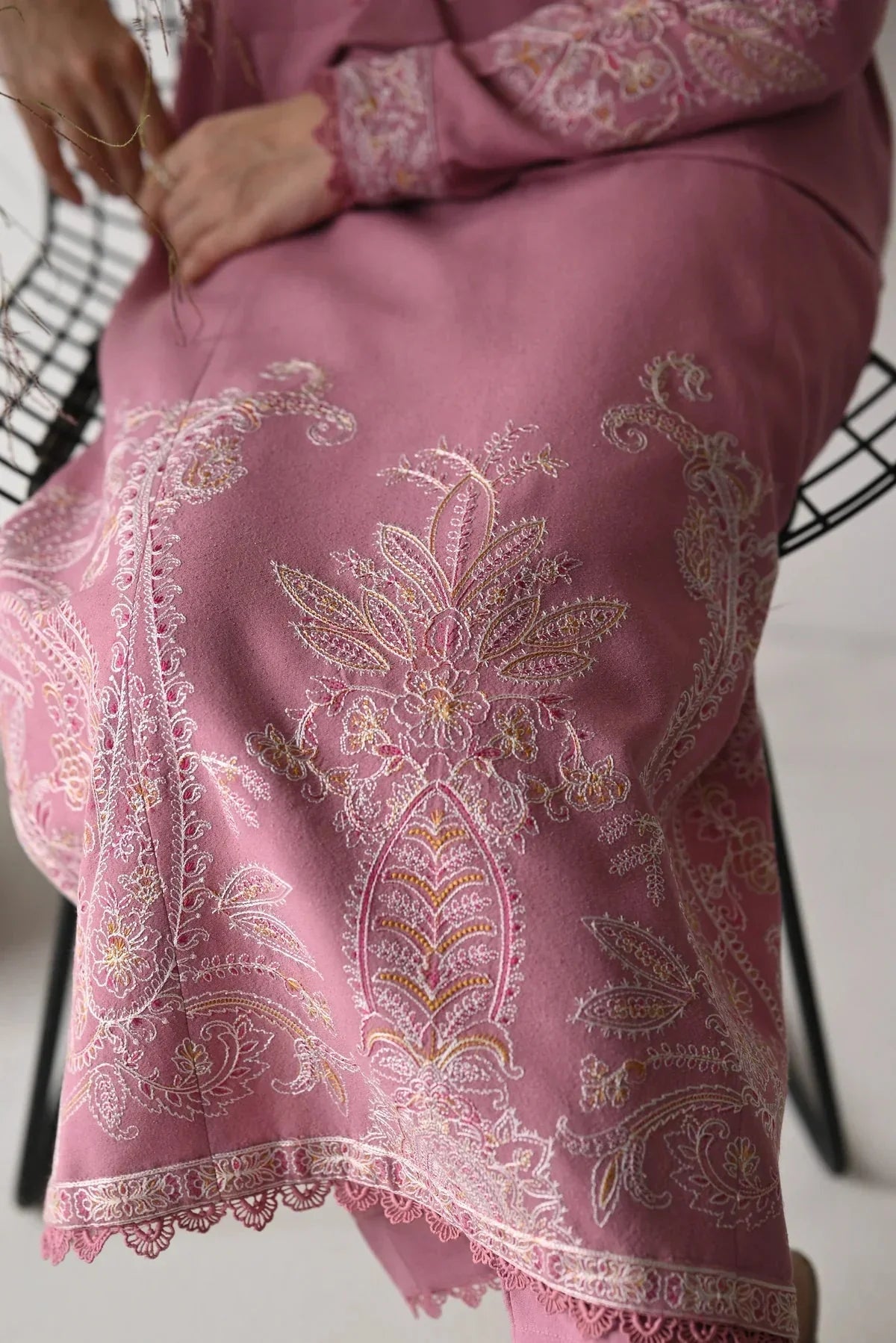 BATIK-3PC DHANAK EMBROIDERED SUIT KUN-4189