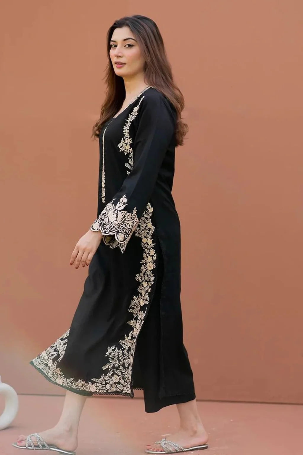 LAJWANTI-2PC DHANAK EMBROIDERED SUIT-114