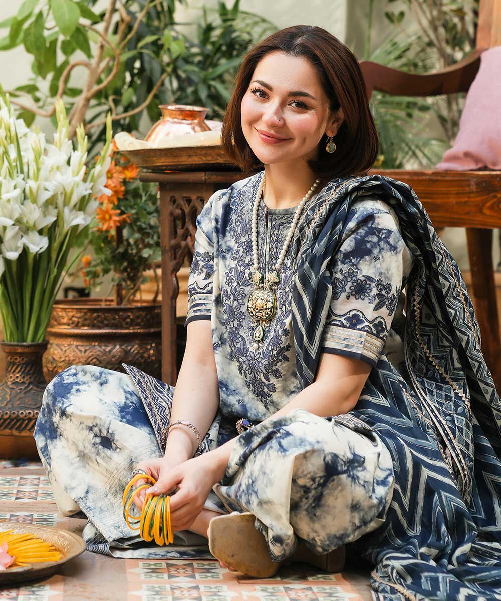 SAPPHIRE.B-3PC LAWN EMBROIDERED PRINTED SUIT-KUN-2531