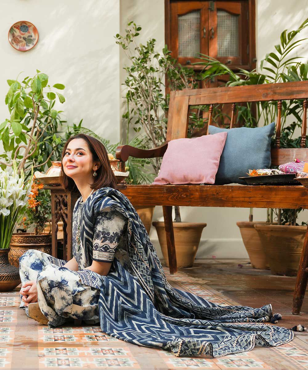 SAPPHIRE.B-3PC LAWN EMBROIDERED PRINTED SUIT-KUN-2531