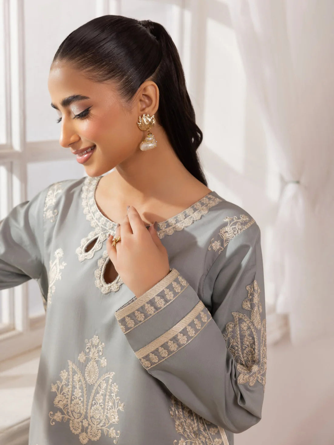 MOHAGNI-3PC LAWN EMBROIDERED SUIT-KUN-3741