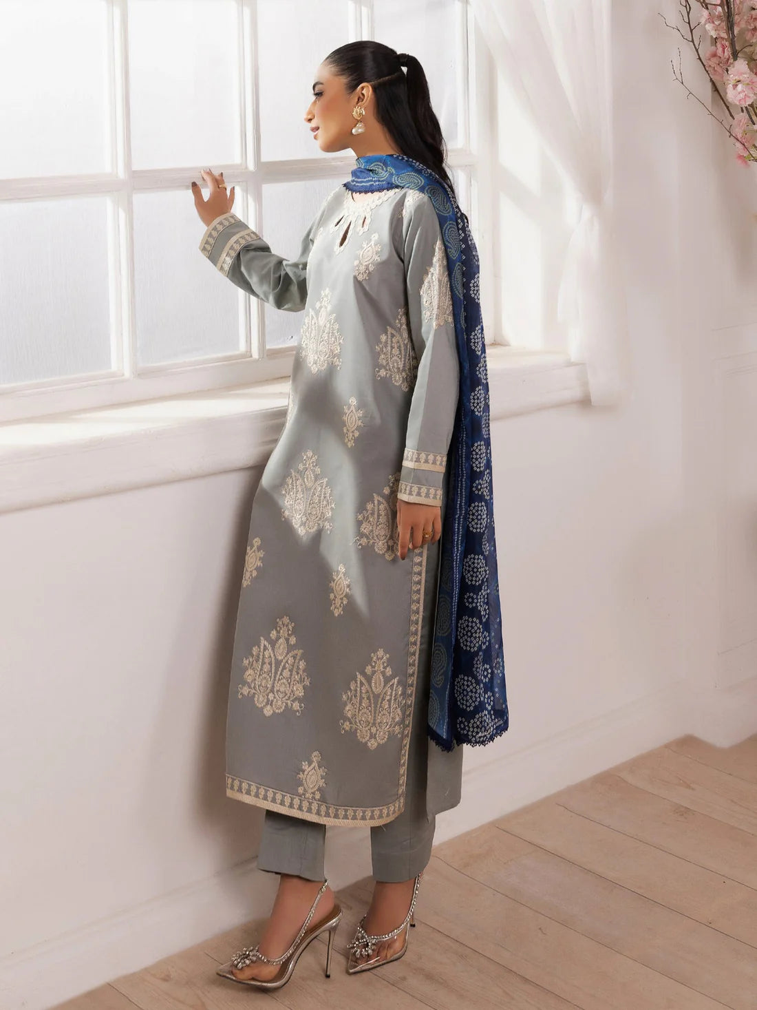 MOHAGNI-3PC LAWN EMBROIDERED SUIT-KUN-3741
