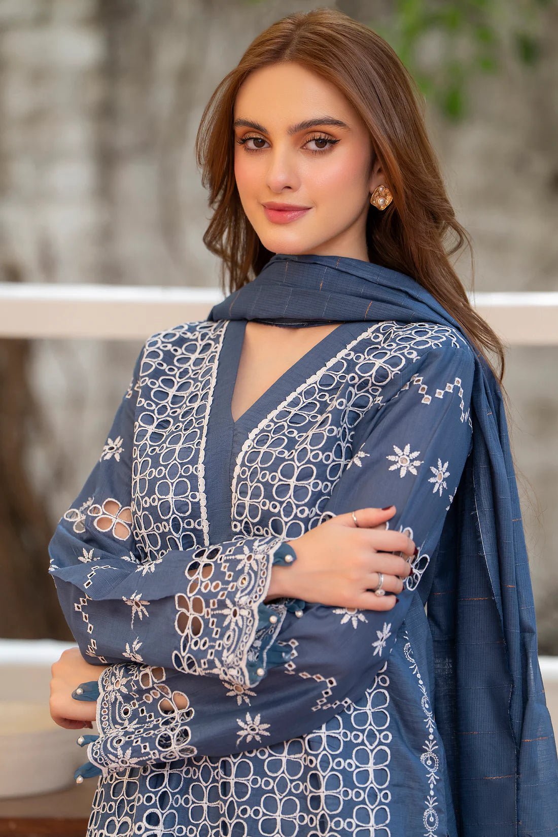 MIRAKHI-3PC LAWN CHIKENKARI EMBROIDERED SHIRT WITH LAWN TUBE SLUB DUPATTA-KUN-SKY