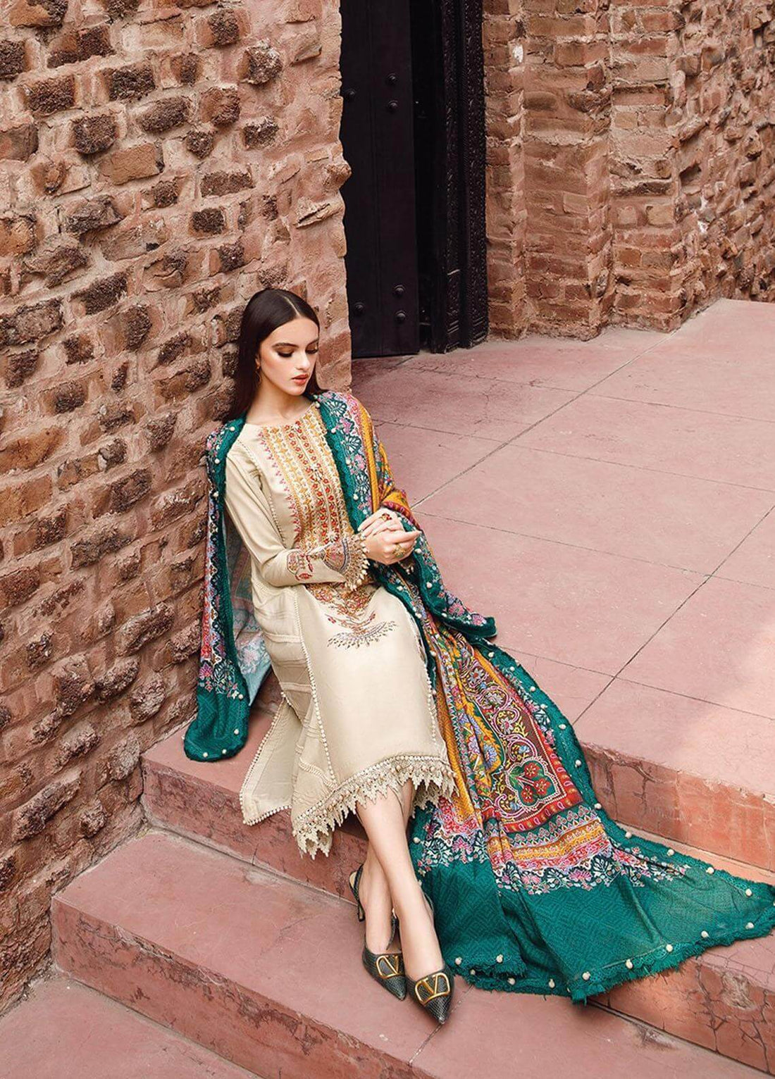 MARIA B- 3PC LAWN EMBROIDERED SHIRT WITH MONARK PRINTED DUPATTA AND TROUSER-KUN-3562