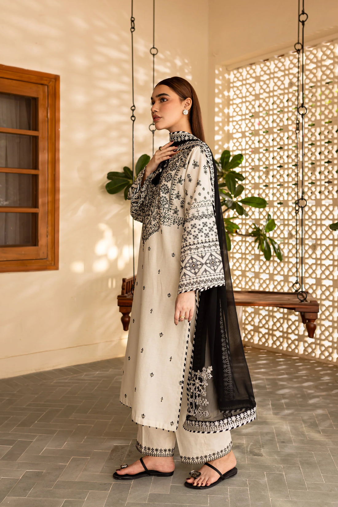 BATIK-3PC LAWN EMBROIDERED SHIRT WITH CHIFFON EMBROIDERED DUPATTA AND TROUSER-KUN-3689