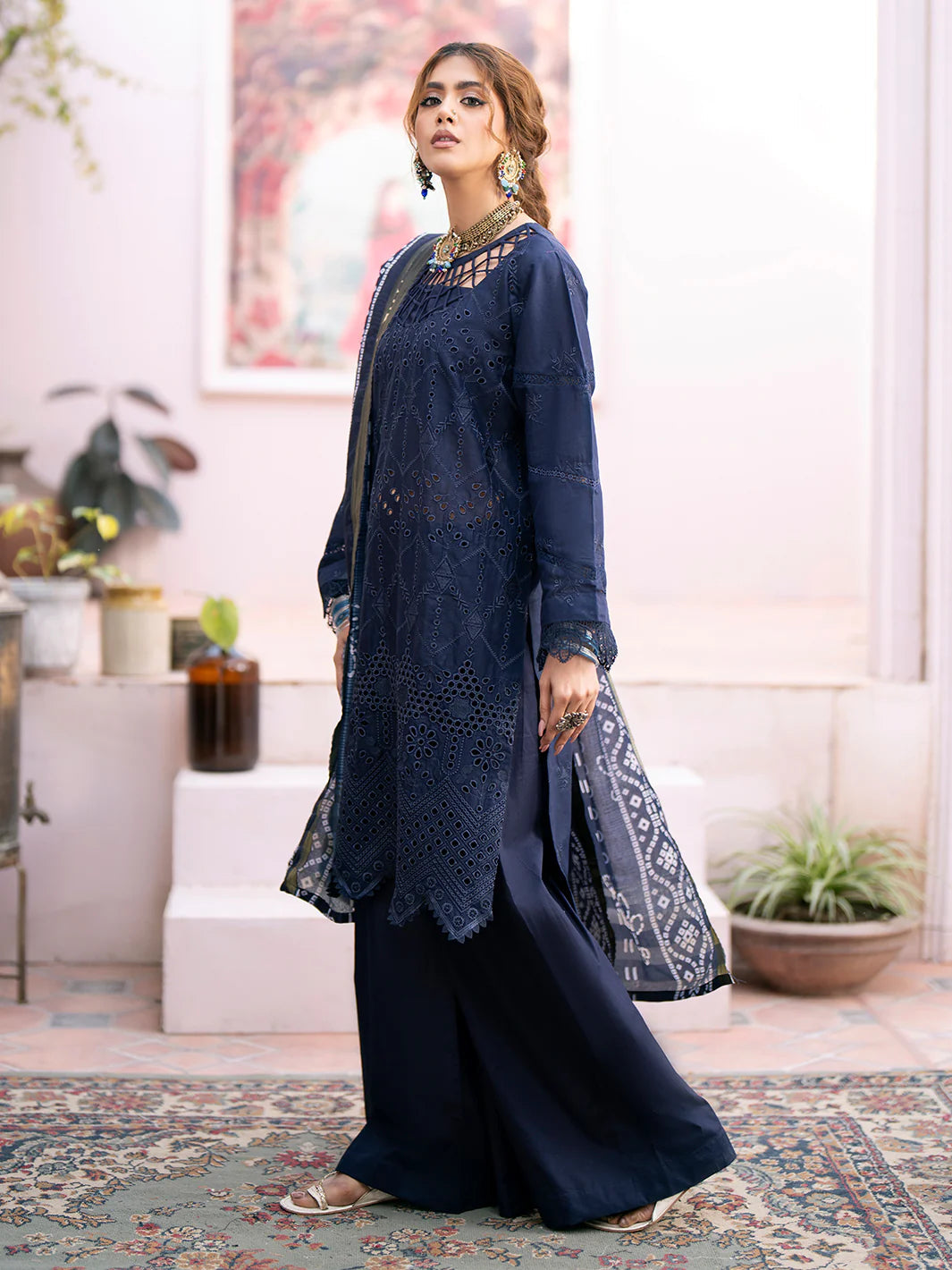 MAHNUR-3PC CHIKENKARI LAWN EMBROIDERED WITH DAIMOND PRINT DUPATTA- KUN-4026