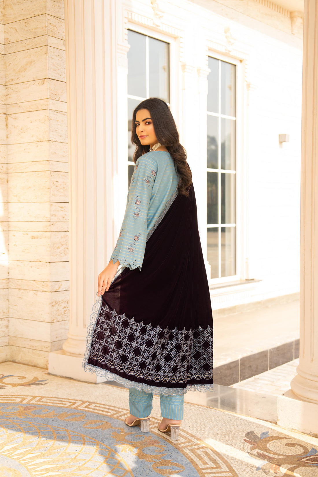 Kun-3PC KHADDAR EMBROIDERED SHIRT WITH VELVET EMBROIDERED READY TO WEAR SHAWL-Kun-1522