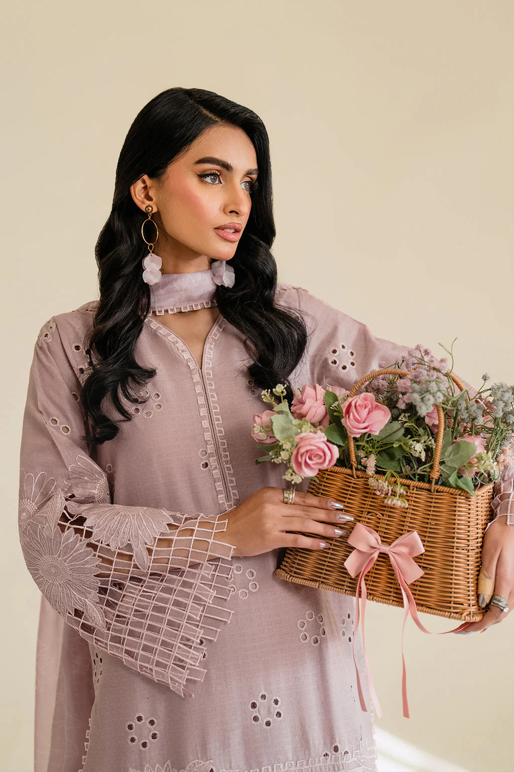 IZNIK-3PC Lawn Embroidered SUIT-KUN-3779