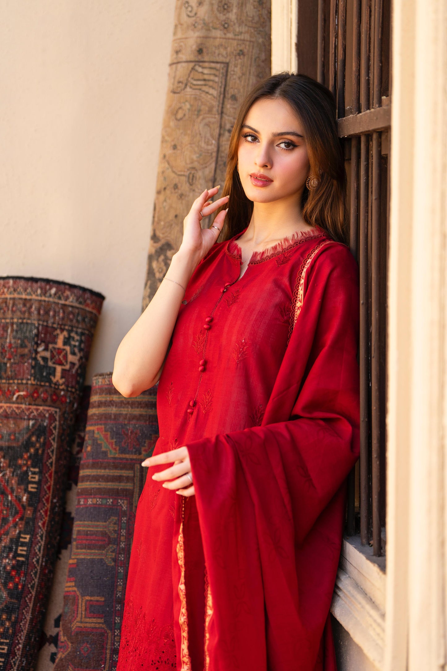 MIRAKHI-3PC LAWN CHIKENKARI EMBROIDERED SHIRT WITH LAWN JAQUARD PRINT DUPATTA -KUN-2002-R