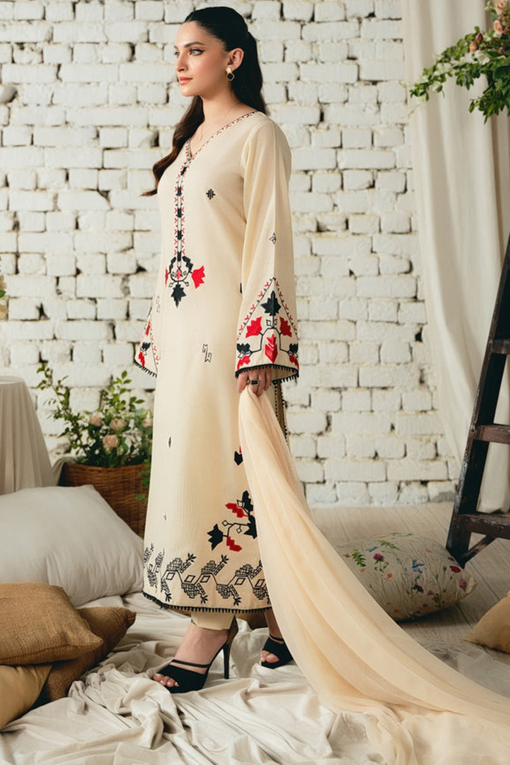 Asim Jofa-Lawn 3pc Embroidered Shirt With Bamber Chiffon Dupatta & Trouser-KUN-3566