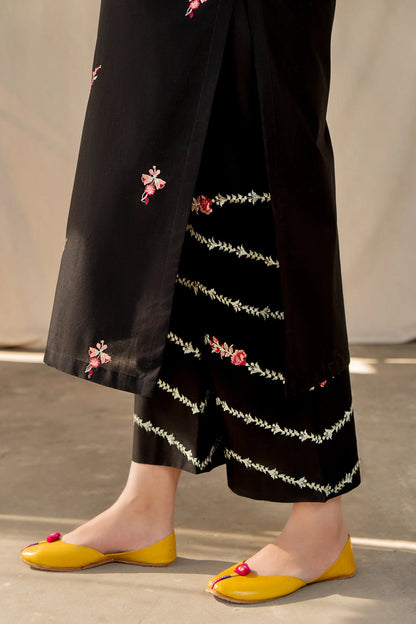 URGE- 2PC LAWN HEAVY EMBROIDERED SHIRT EMBROIDERED SLEEVES AND TROUSER -KUN-1007-BLACK