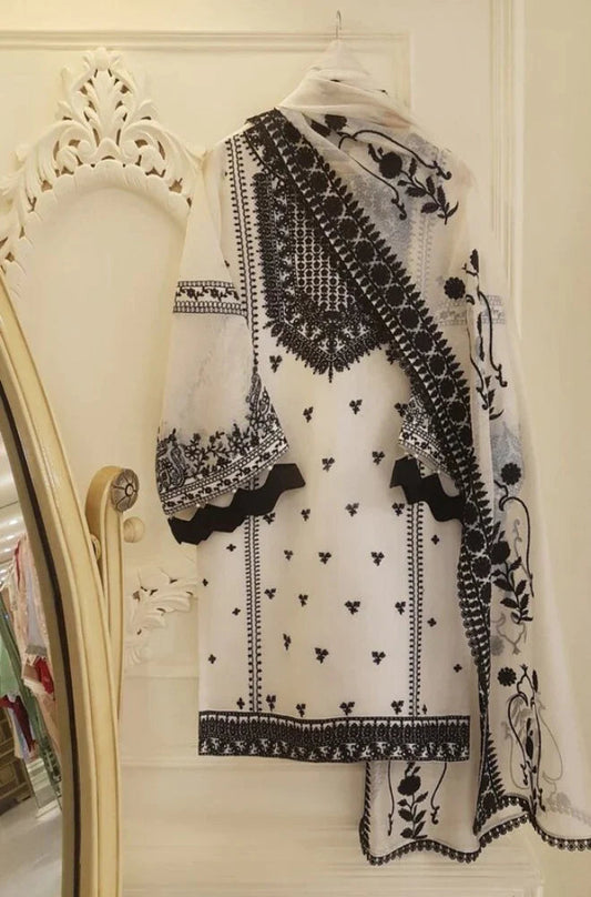 AGHA NOOR-3PC LAWN HEAVY EMBROIDERED SHIRT WITH EMBROIDERED BAMBER CHIFFON DUPATTA-KUN-3524