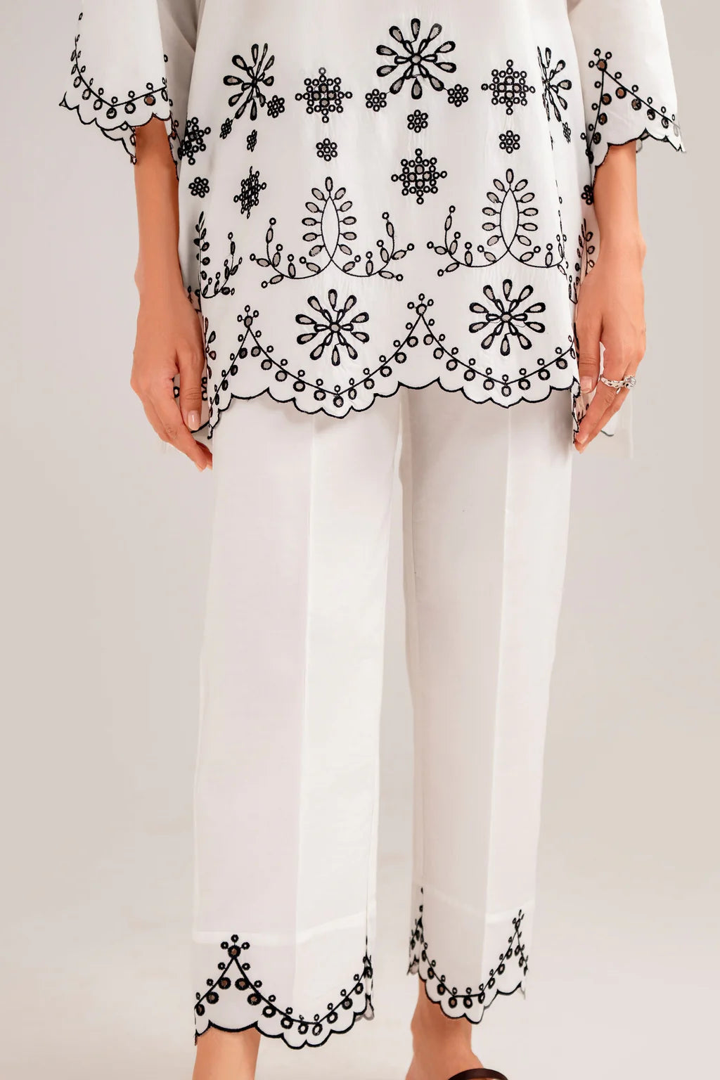 HANA-2PC DHANAK EMBROIDERED SUIT-KUN-3204
