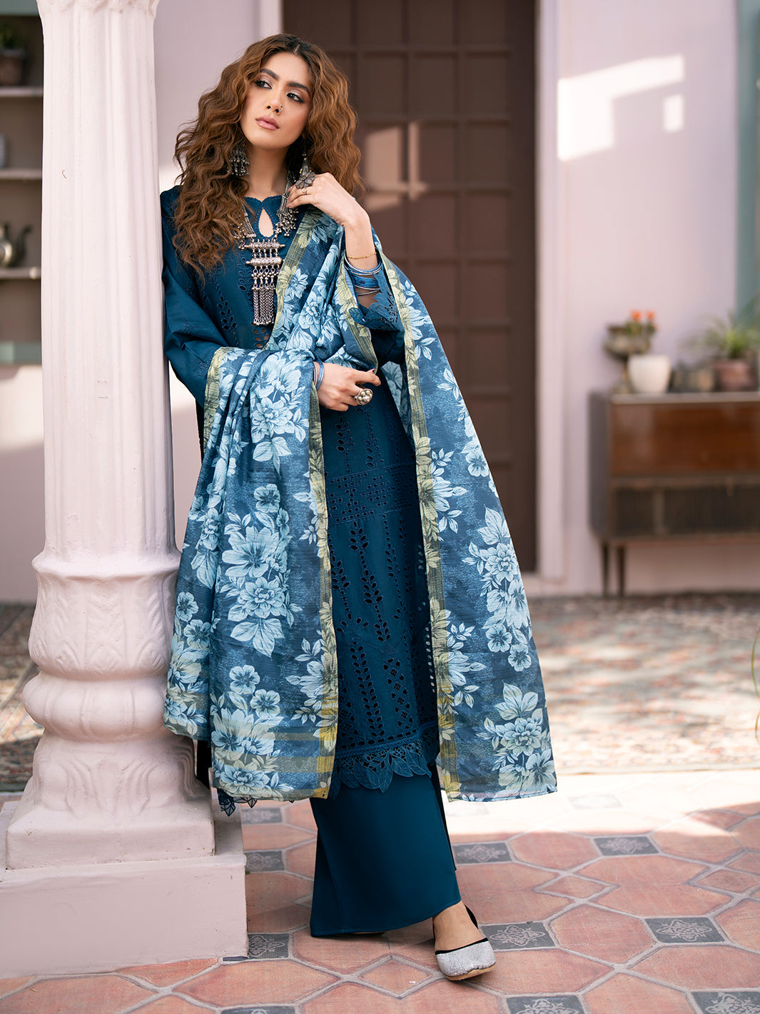 QALAMKAR - 3PC LAWN CHIKANKAARI EMBROIDERED SHIRT WITH PRINTED DUPATTA AND TROUSER-KUN-4027