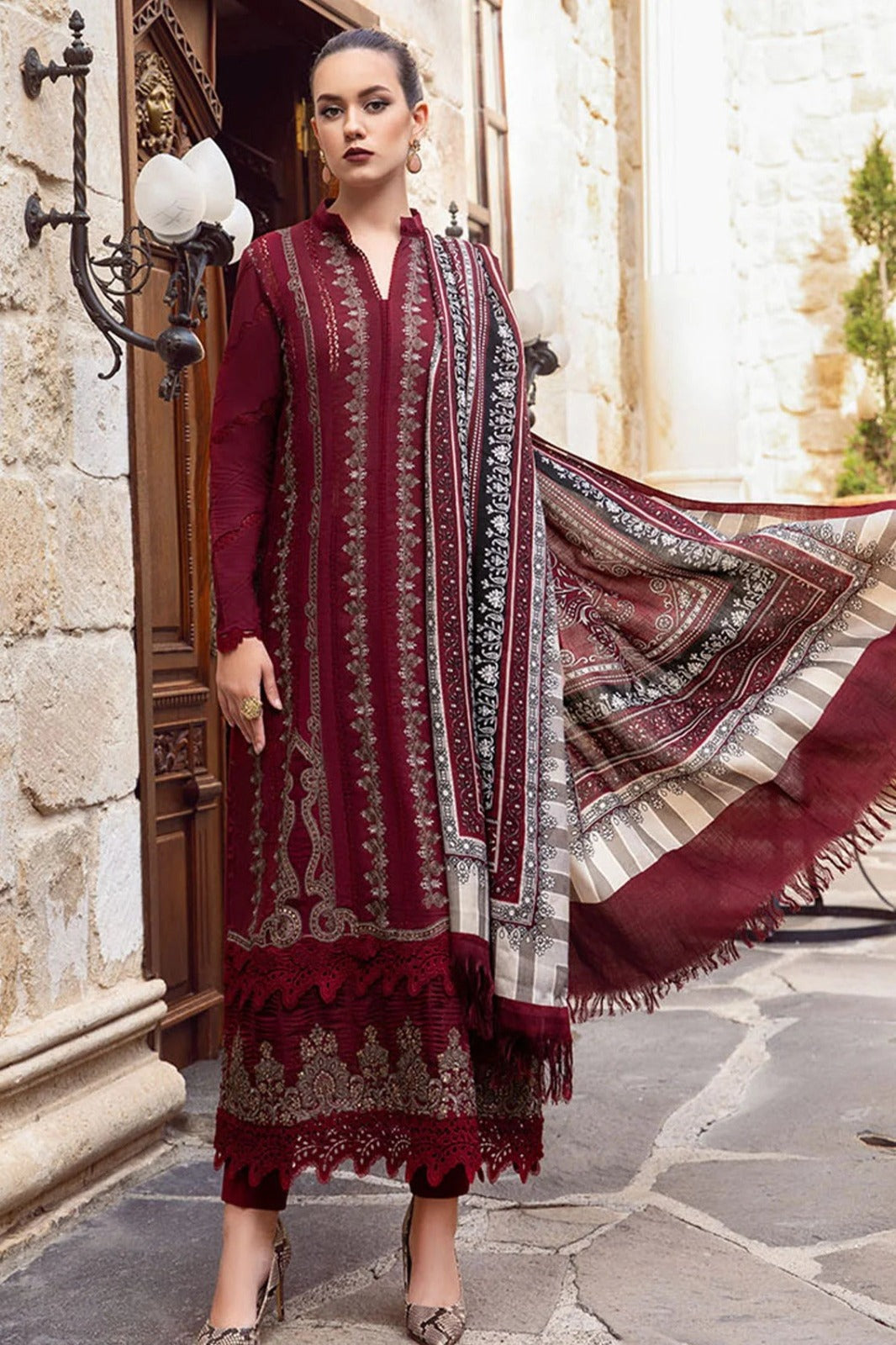 MARIA B-3PC LAWN EMBROIDERED SHIRT WITH MONARK PRINT DUPATTA AND LAWN TROUSER-KUN-3520