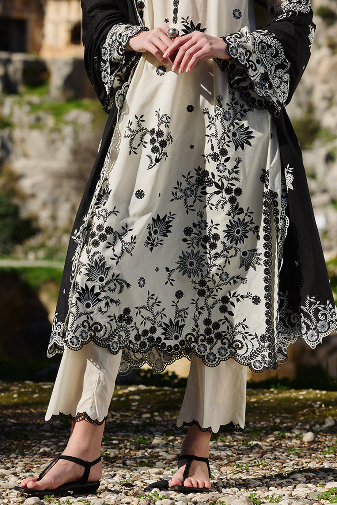 IMAGE-3PC LAWN EMBROIDERED SHIRT WITH CHIFFON EMBROIDERED DUPATTA AND EMB TROUSER-KUN-3714